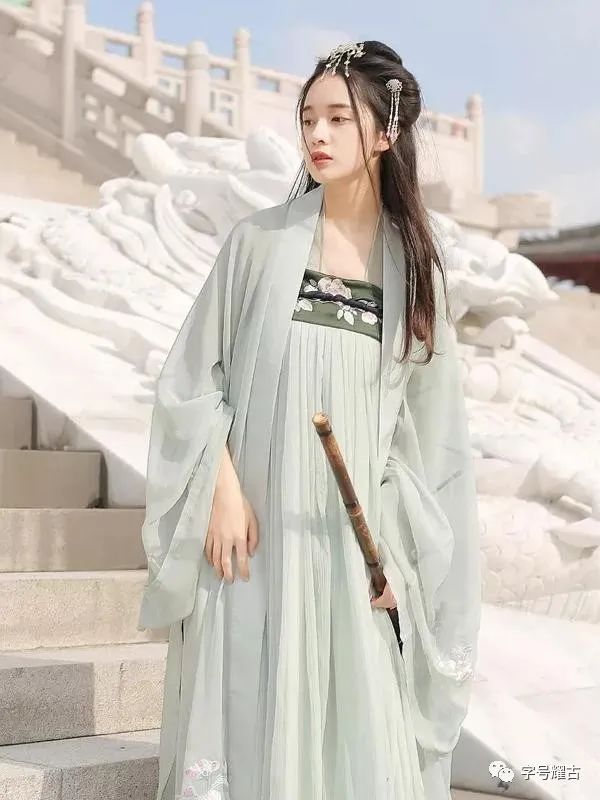 古風(fēng)游戲名字簡(jiǎn)單干凈_古風(fēng)六字游戲名_古風(fēng)名字游戲