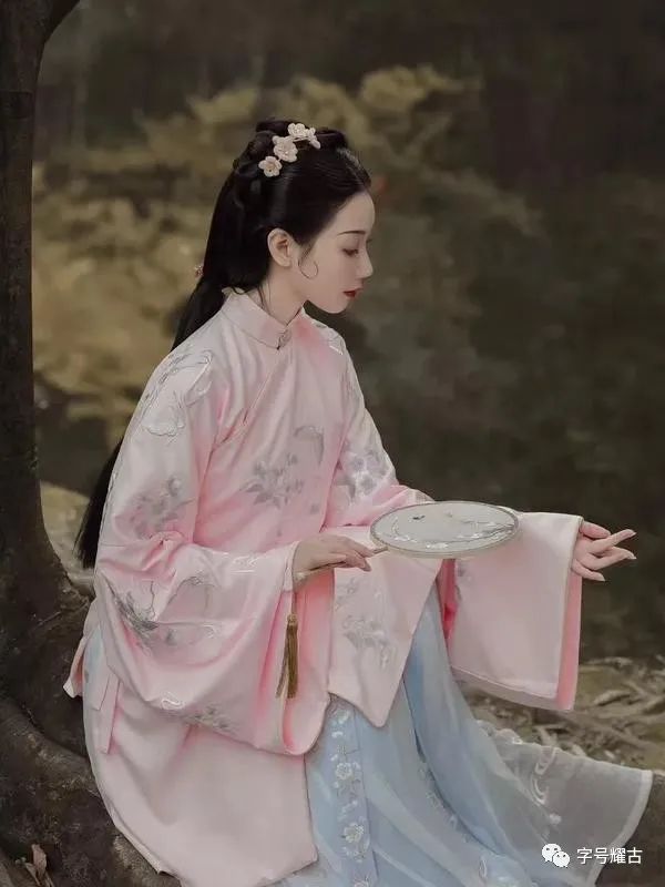 古風(fēng)名字游戲_古風(fēng)六字游戲名_古風(fēng)游戲名字簡(jiǎn)單干凈