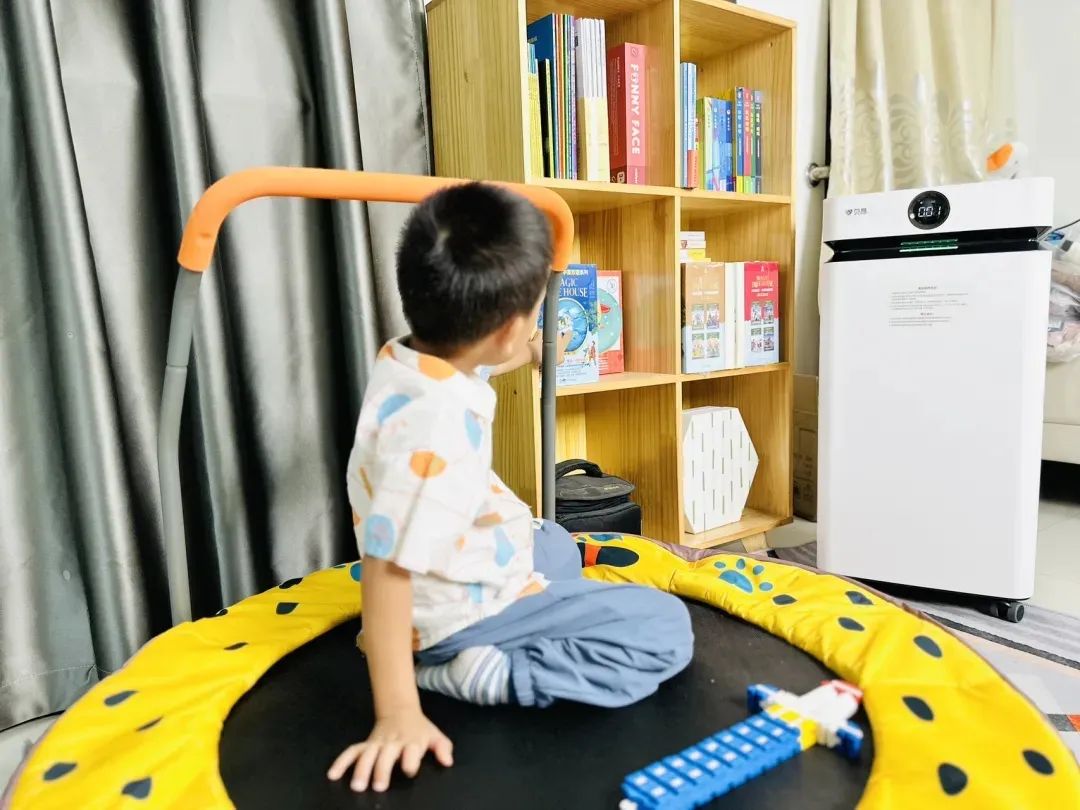 在室內(nèi)玩游戲_室內(nèi)可以玩什么游戲_室內(nèi)玩游戲可以用手機(jī)嗎